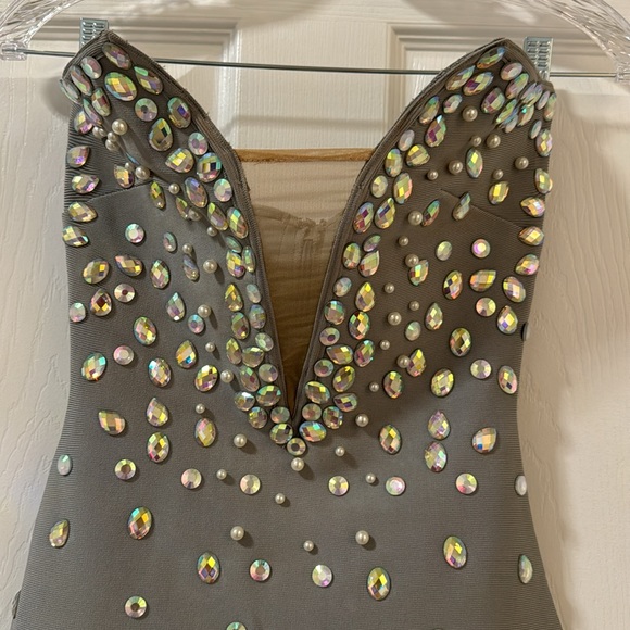 Strapless mini dress color grey with tulle nude color AB rhinestones size small - Picture 4 of 6